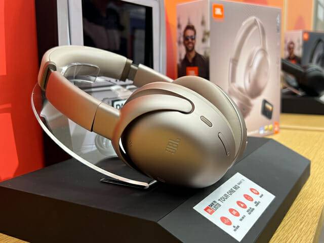 JBL 투어 원 M3 스마트 Tx (사진=지디넷코리아)