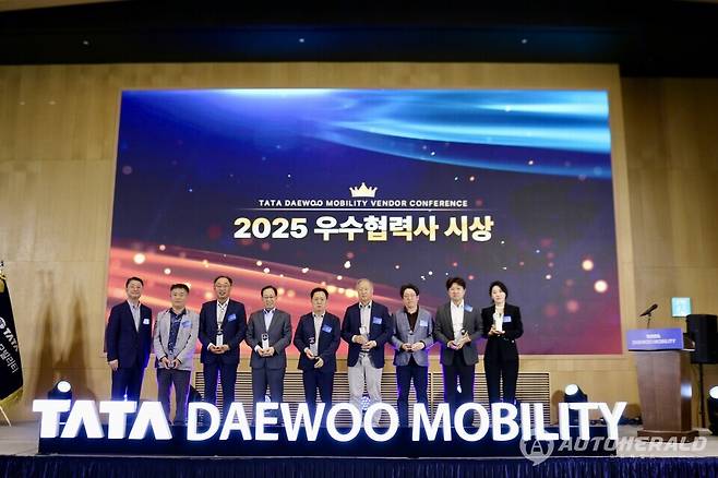 2025 협진회 정기총회 및 벤더컨퍼런스에서 우수협력사로 선정된 수상자 (타타대우모빌리티)
