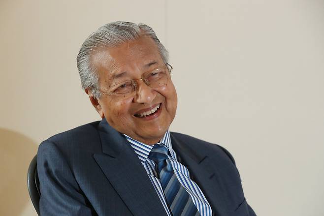 마하티르 빈 모하맛 전 말레이시아 총리가 지난 2022년 서울 신라호텔에서 본지와 인터뷰를 한 모습. /오종찬 기자