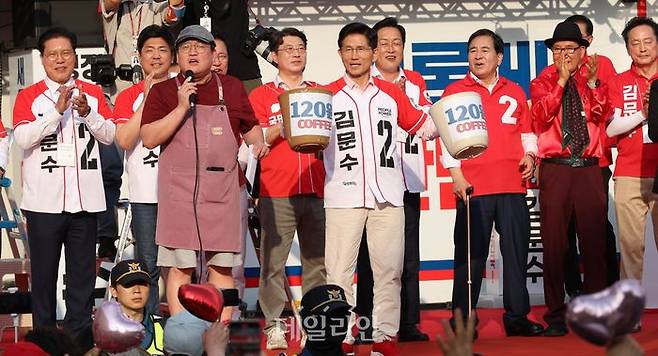 김문수 국민의힘 대선 후보가 20일 오후 경기 하남시 스타필드 하남 앞에 마련된 유세 현장에서 지지를 호소하고 있다. ⓒ데일리안 방규현 기자