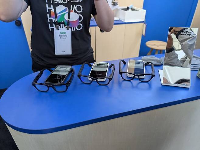 구글이 삼성전자와 손을 잡고 선보인 스마트 글라스. '스마트 글라스' 사진=홍창기 기자