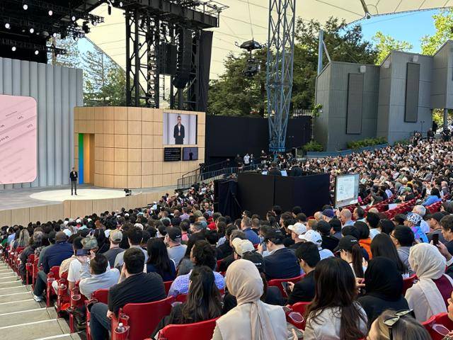 20일 미국 실리콘밸리 구글 본사에서 열린 연례 개발자 회의(I/O)에서 순다르 피차이 구글 최고경영자가 모두발언을 하고 있다. 실리콘밸리=이서희 특파원