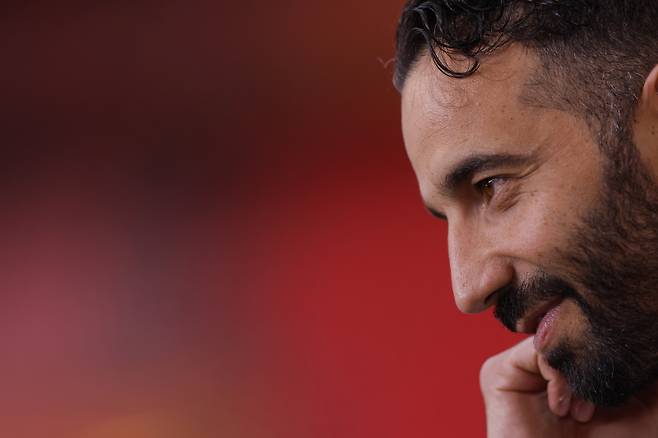 <yonhap photo-0992=""> Soccer Football - Europa League - Final - Manchester United Stadium Walk Around - San Mames, Bilbao, Spain - May 20, 2025 Manchester United manager Ruben Amorim during the stadium walk around REUTERS/Andrew Couldridge/2025-05-21 03:09:52/ <저작권자 ⓒ 1980-2025 ㈜연합뉴스. 무단 전재 재배포 금지, AI 학습 및 활용 금지></yonhap>
