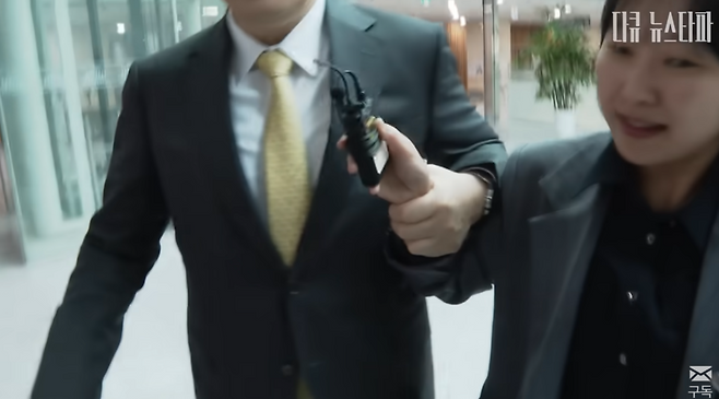 뉴스타파는 4월30일 다큐멘터리 '망상자들, 내란은 끝나지 않았다'를 내놓았다. 뉴스타파는 국민의힘의 권성동 원내대표와 김문수 대선 후보, 나경원 의원, 홍준표 전 대구시장, 한덕수 전 총리를 찾아가 12·3 비상계엄에 대한 입장을 물었다.