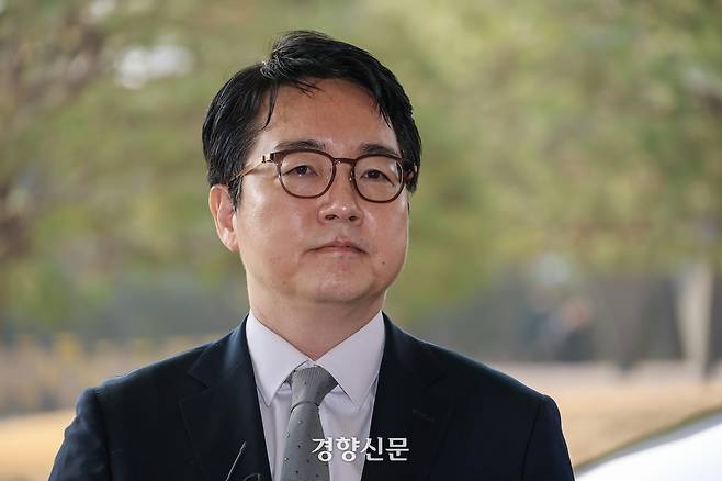 심우정 검찰총장이 지난 3월13일 서울 서초동 대검찰청 청사로 출근하고 있다. 이준헌 기자