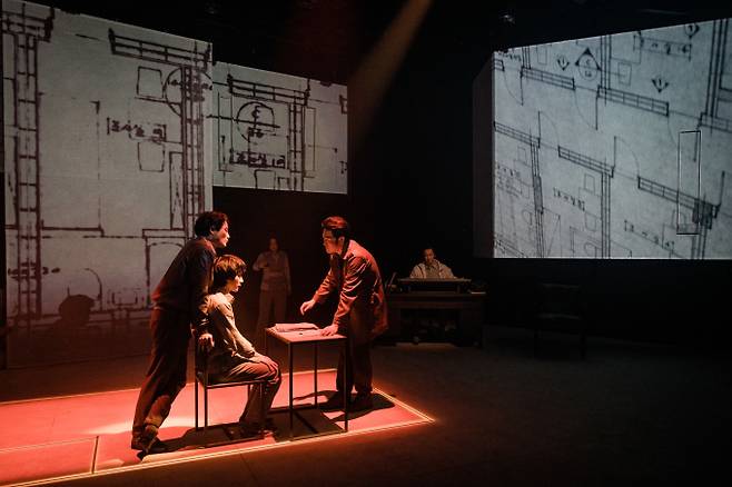 연극 ‘미궁의 설계자’의 2023년 초연 공연. 극단 반