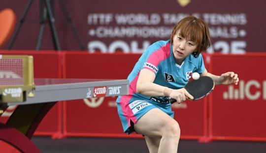 세계탁구선수권 단식 경기를 벌이는 서효원. 사진[연합뉴스]