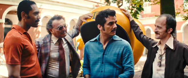 클레버 멘돈샤 필류 감독의 2025 프랑스 칸영화제 경쟁부문 진출작 ‘비밀 요원’의 한 장면. 독재국가에서의 감시와 처벌의 문제를 다룹니다. 현재 스크린데일리 그리드 평점 공동 2위를 기록 중입니다. [IMDb]