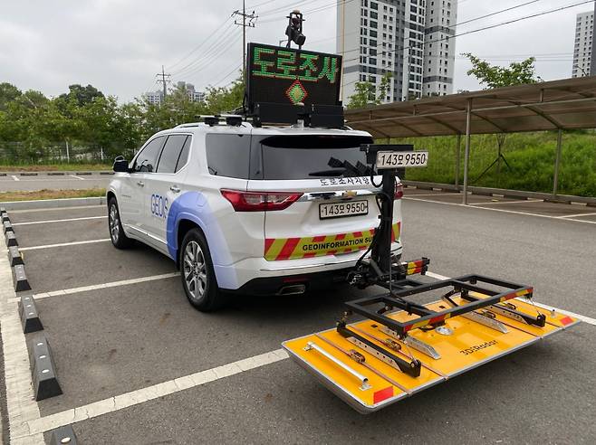 지표투과레이더(GPR) 장비를 장착한 차량./사진제공=과천시
