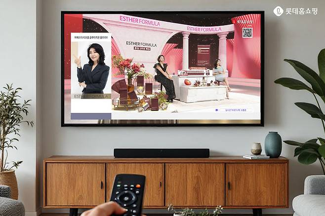 [서울=뉴시스] 롯데홈쇼핑은 헬시플레저 트렌드로 건강식품 주문이 급증함에 따라 5060 중장년층을 위한 간편형 건강식품 판매를 확대한다고 20일 밝혔다. (사진=롯데홈쇼핑 제공) *재판매 및 DB 금지