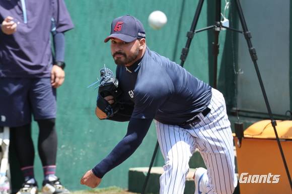 롯데 자이언츠 새 외국인 투수 알렉 감보아. 구단 제공