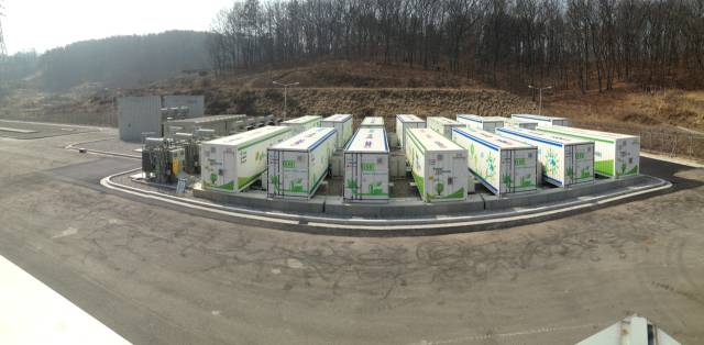 경기 안성시 서안성 변전소에 설치된 에너지저장장치(ESS). 사진 제공=한국전력