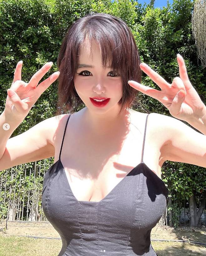 사진 ｜박봄 인스타그램