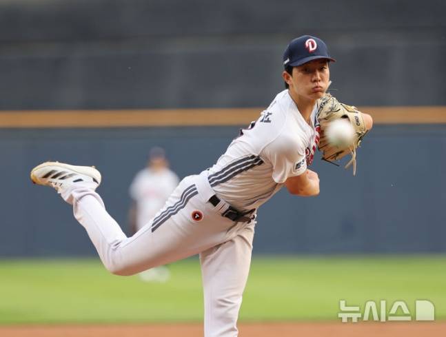 선발투수로 1군 데뷔전을 치른 최민석. /사진=뉴시스