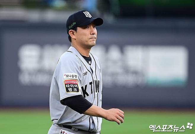 KT 위즈 베테랑 우완 조이현이 20일 수원 KT위즈파크에서 열린 2025 신한 SOL Bank KBO리그 KIA 타이거즈와의 팀 간 4차전에 선발등판, 5⅓이닝 5피안타 1사구 3탈삼진 1실점을 기록, 승리투수가 됐다. 사진 박지영 기자