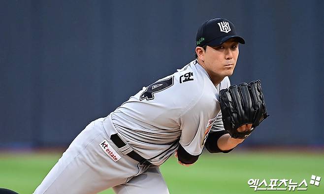 KT 위즈 베테랑 우완 조이현이 20일 수원 KT위즈파크에서 열린 2025 신한 SOL Bank KBO리그 KIA 타이거즈와의 팀 간 4차전에 선발등판,&nbsp;5⅓이닝 5피안타 1사구 3탈삼진 1실점을 기록, 승리투수가 됐다. 사진 박지영 기자