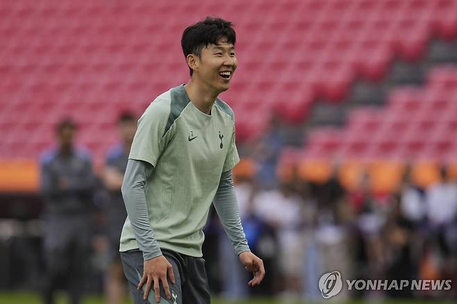 UEL 결승 앞두고 훈련하는 손흥민 [AP=연합뉴스]