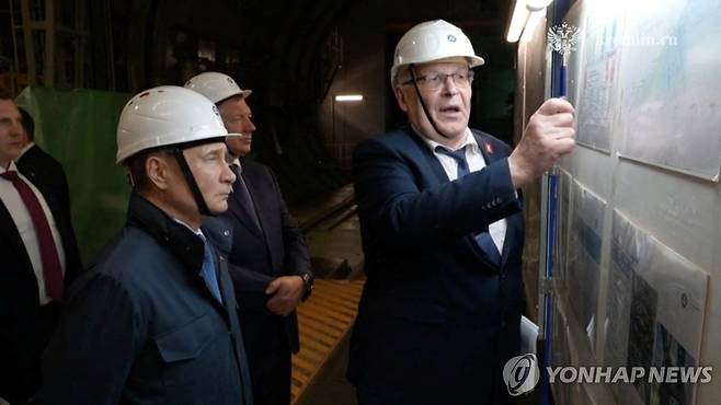 쿠르스크 제2원전 건설 현장 방문한 푸틴 러시아 대통령 [로이터/크렘린궁 제공 연합뉴스. 재판매 및 DB 금지]