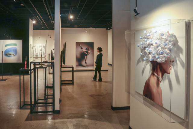 지그재그아트센터에서 전시 중인 작가 '42'의 ‘여성의 아름다움’. 정대현 기자 jhyun@