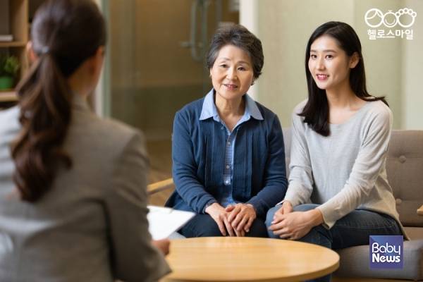 가족상담은 단지 갈등을 해결하는 데 그치지 않고, 가족 구성원들이 서로를 이해하고 존중하는 방법을 배우는 중요한 기회가 된다. ⓒ헬로스마일