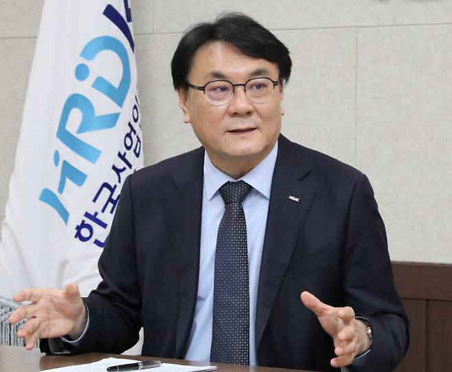 이우영 한국산업인력공단 이사장이 서울 영등포구에 위치한 공단의 남부지사 사무실에서 이데일리와 인터뷰하고 있다.(사진=한국산업인력공단)