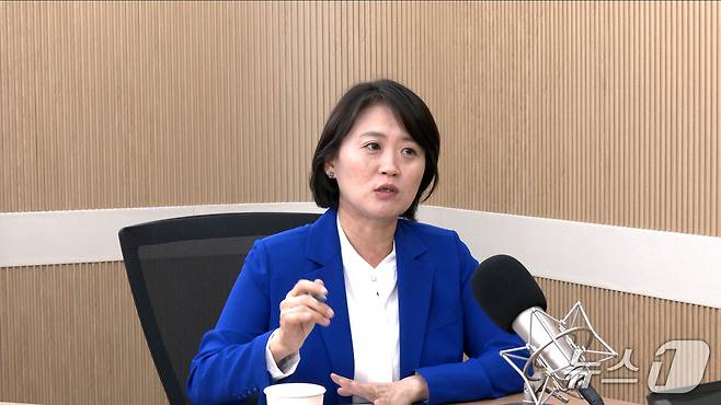 박지혜 더불어민주당 의원이 22일 뉴스1TV '팩트앤뷰'에 출연해 질문에 답하고 있다.