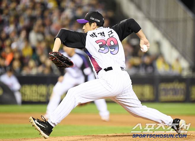 2일 서울 잠실구장에서 열린 SSG-LG전. 6회초 무사 1, 2루에 등판해 무실점으로 막은 박명근. 잠실=정재근 기자 cjg@sportschosun.com/2025.5.2/