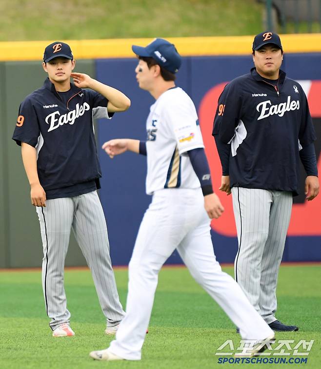 박건우의 다음 타깃은 폰세였다.