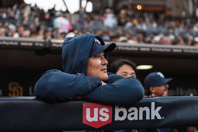 ◇김하성(탬파베이 레이스)이 지난달 26일(한국시각) 펫코파크에서 열린 샌디에이고 파드리스와의 원정경기에 선수단과 동행해 경기를 지켜보고 있다. 사진 출처=샌디에이고 X