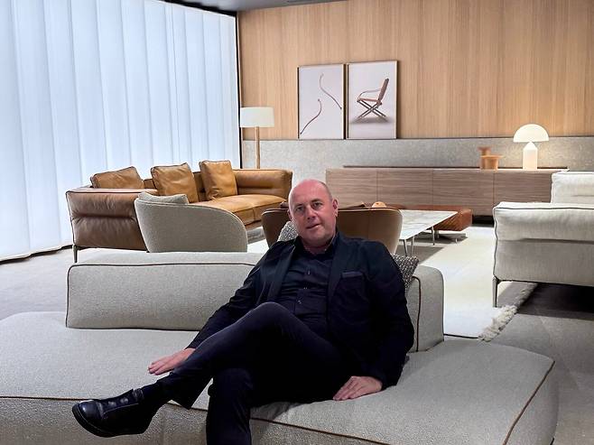 줄리아노 갈림베르티(Giuliano Galimberti) 플렉스폼(Flexform) 최고경영자(CEO)가 22일 서울 청담동에 있는 인피니 플래그십 스토어에서 조선비즈와 인터뷰하고 있다. /변지희 기자