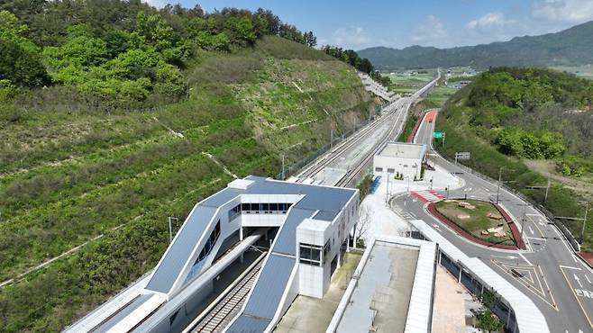 준공 앞둔 해남군 계곡면 철도역사 해남군 제공