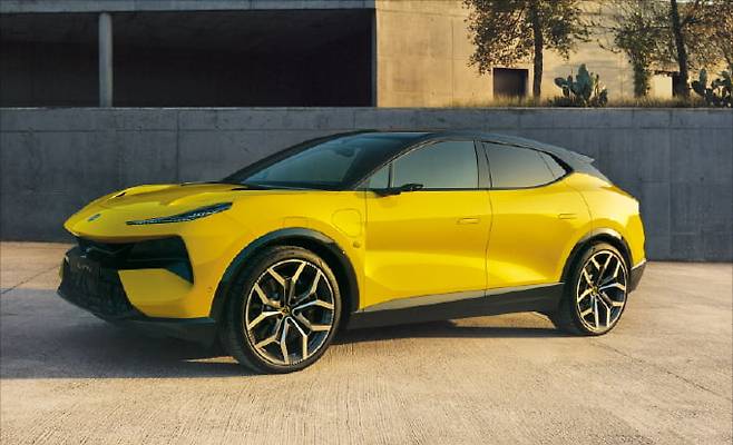 로터스의 하이퍼 스포츠유틸리티차량(SUV) ‘엘레트라’.  로터스자동차코리아 제공