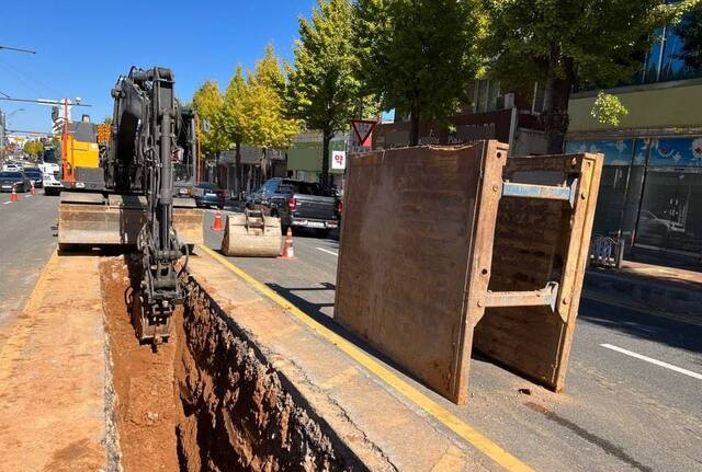 2022년 10월 17일 오후 1시18분쯤 군산시의 하수관로 공사 현장에서 터파기 공사를 하던 노동자 A씨(60대)가 토사에 매몰되는 사고로 숨졌다. 사진은 해당 사고 현장 모습. 전북소방본부 제공