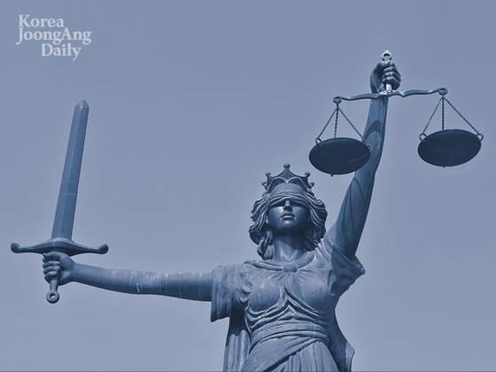 An image of a statue of Justitia, the goddess of justice [KOREA JOONGANG DAILY]