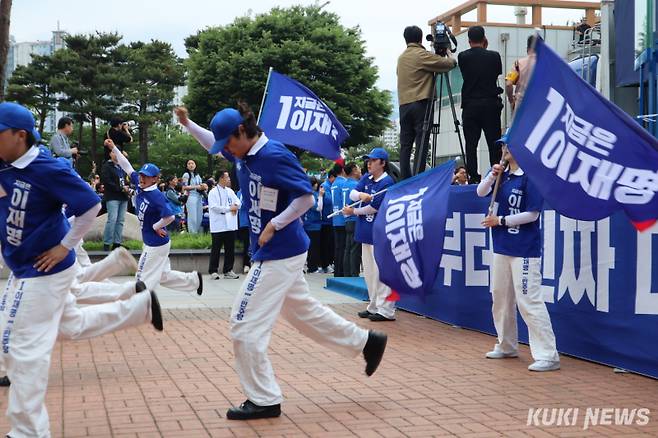22일 오후 경남 양산워터파크공원에서 이재명 더불어민주당 대선 후보의 집중 유세가 진행됐다. 양다경 기자