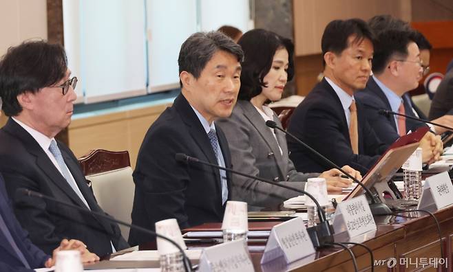 이주호 대통령 권한대행 부총리 겸 교육부 장관이 22일 서울 종로구 정부서울청사에서 열린 제7차 APEC 준비위원회 회의에서 발언하고 있다/사진=대통령실통신사진기자단 /사진=