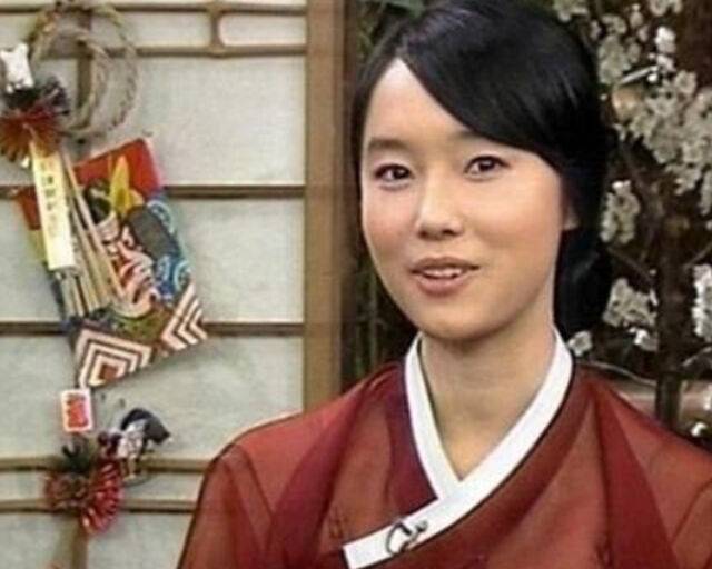 이정현이 방송에 출연하며 소신있는 행동을 보여줘 눈길을 끌었다. / NHK '홍백가합전' 캡처