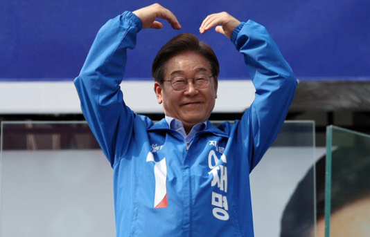 인천광역시 부평역 북광장에서 유세에 나선 이재명 더불어민주당 대선후보, 연합뉴스