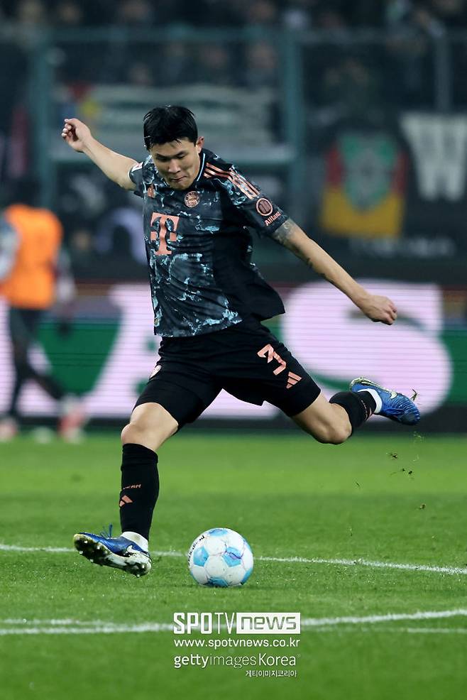 ▲ 바이에른 뮌헨의 자세도 이야기했다. 이 매체는 "바이에른 뮌헨은 이적료가 적절하다고 판단하면 협상을 허용할 것"이라며 "김민재의 이적료는 최소 4,000만 유로(약 632억 원)부터 시작할 것"이라고 바라봤다.