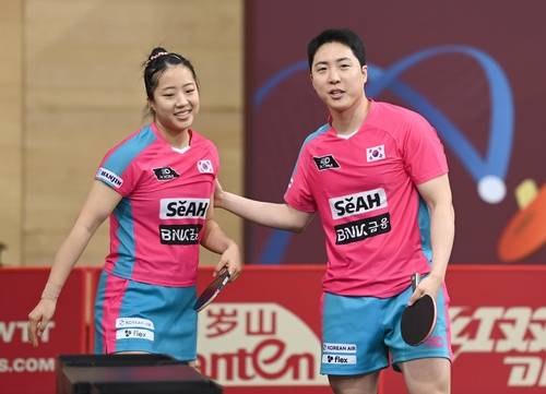 세계탁구선수권 혼합복식 콤비 임종훈(오른쪽)과 신유빈 [대한탁구협회 제공. 재판매 및 DB 금지]