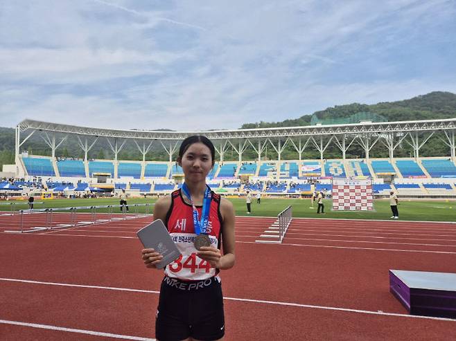 임지수는 개인 400m에서도 은메달 획득의 영예를 안았다.