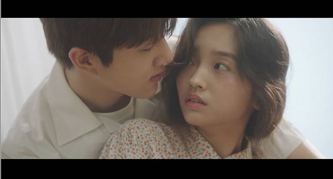 U+ '퍼스트 러브'