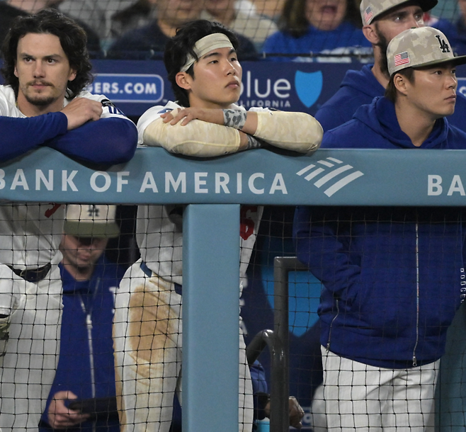 덕아웃에서 경기를 지켜보는 김혜성. 연합외신