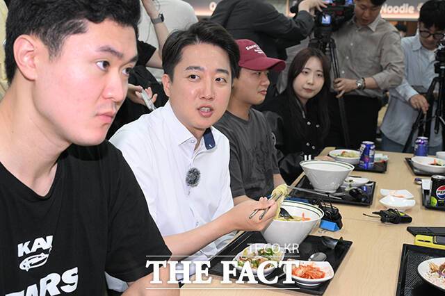 이준석 개혁신당 대선 후보가 권력분산을 핵심으로 한 '개혁신당 10대 헌법개정안'을 내놓았다. /인천=박헌우 기자