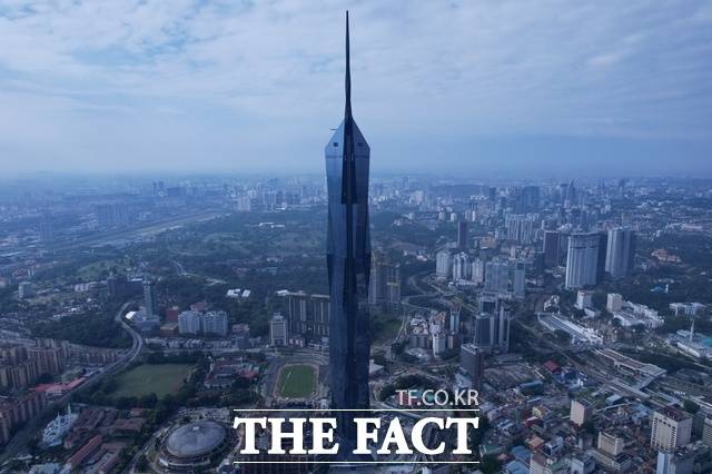 삼성물산 건설부문, GS건설 등 건설사들이 초고층 기술력을 내세워 주요 정비사업지 수주를 노리고 있다. 사진은 삼성물산이 말레이시아 수도 쿠알라룸푸르에 지은 초고층 건물 메르데카118다. /삼성물산