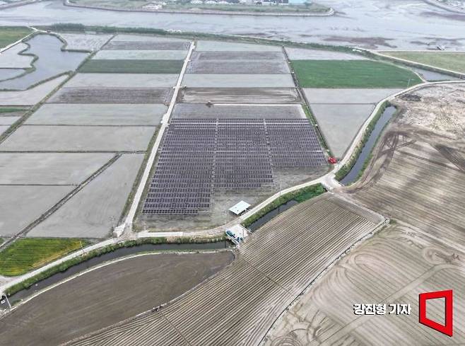 전남 영광군 염산면 월평읍 농경지에 설치된 영농형태 태양광 발전소. 사진은 기사 내용과 무관. 강진형 기자
