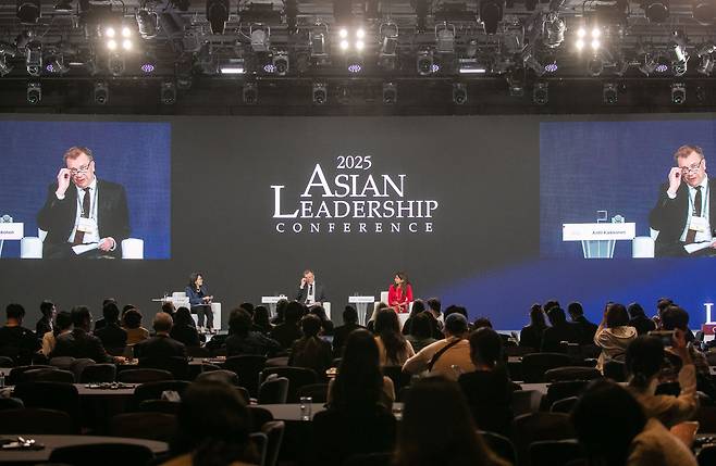 22일 오후 서울 중구 신라호텔에서 2025 아시안리더십콘퍼런스가 열린 가운데 안티 카이코넨 전 핀란드 국방부 장관이 발언하고 있다. /장련성 기자