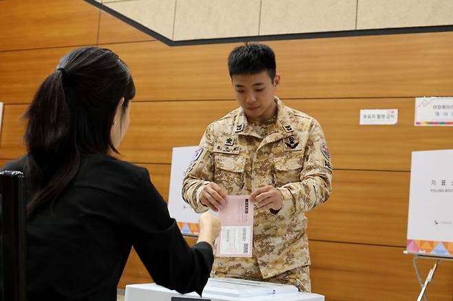 아크부대 장병 제외투표 ⓒ합참