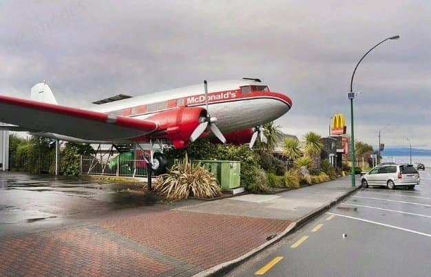 image.png 전 세계의 특이한 맥도날드 건물들