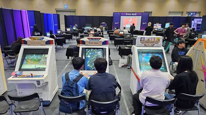 추억의 오락실로 뛰어든 느낌